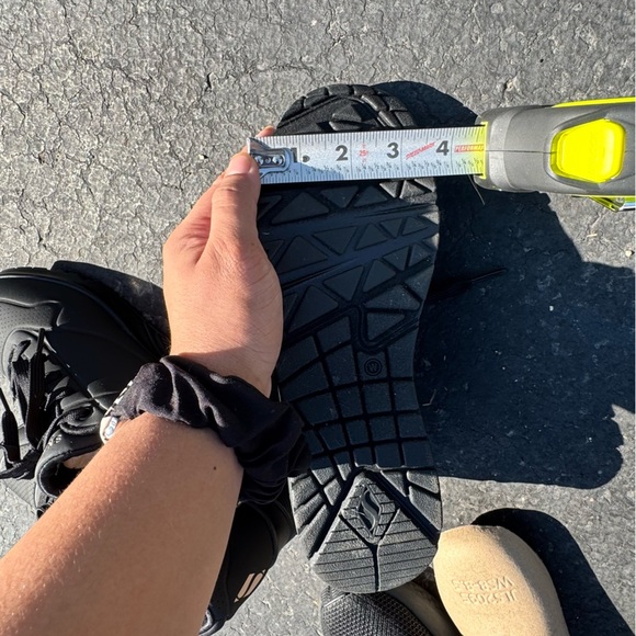 Skechers Street LA Sneakers - Women’s 8.5 Wide- Black - Stand On Air - Like new - Picture 7 of 7